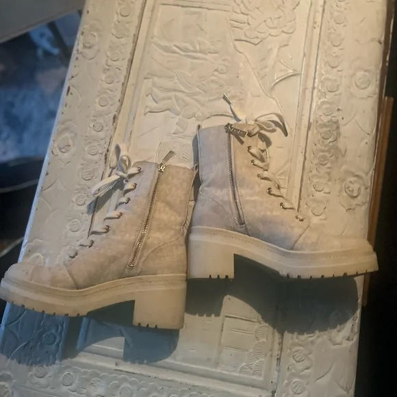 Michael Kors Cream Lace-Up Boots with Chunky Sole - Picture 2 of 2